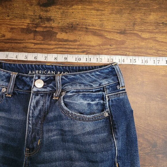 American Eagle Jeans 2 R Tomgirl Mid Rise Button Fly Ripped Medium Dark Wash - Picture 7 of 12